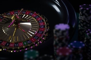 Customer support interface on vintogel168 showing live chat and ticket submission